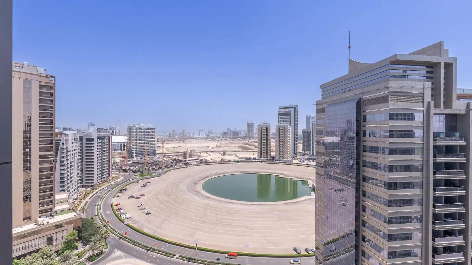 Apartment Stylish 1-Bedroom Retreat In Amal Tower Sports City Dubai