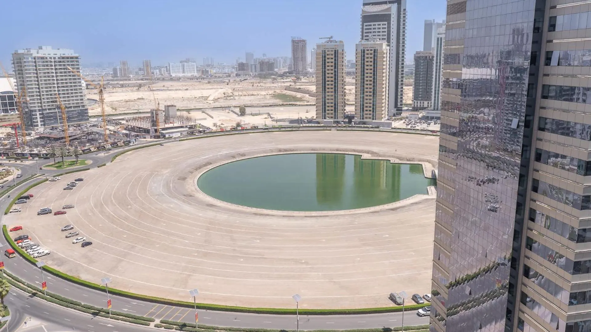 Stylish 1-Bedroom Retreat In Amal Tower Sports City Dubai 0*,