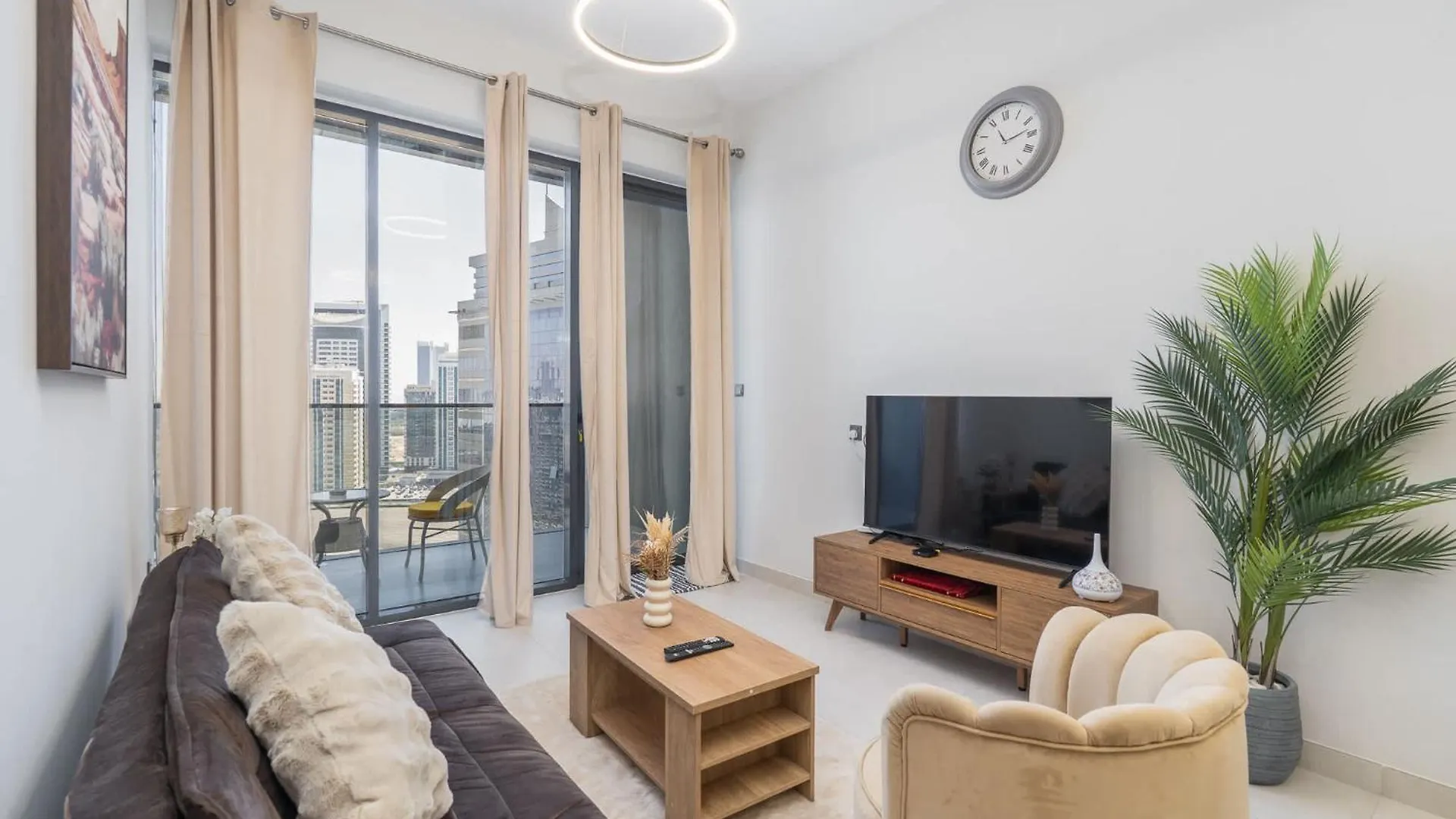 Apartment Stylish 1-Bedroom Retreat In Amal Tower Sports City Dubai